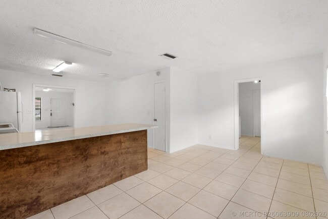 4108 NW 79th Ave