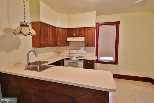 Photo - 143 Green St