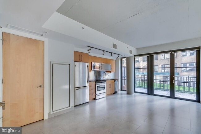 Photo - 1133 14th St NW Unidad 203