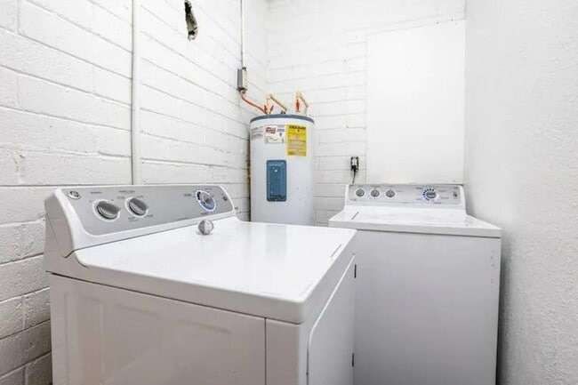 Photo - 2014 Newman St Unit 1