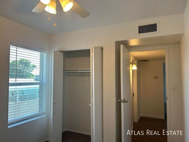 Photo - 1045 E University Dr Unidad 203