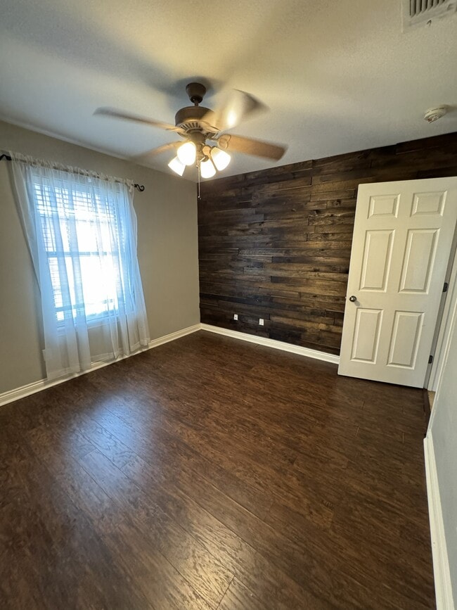Photo - 6808 Cameron Ln