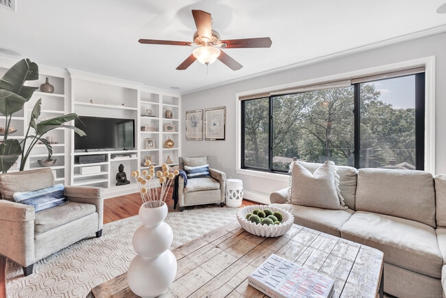 Building Photo - 138 Pinewood Trail