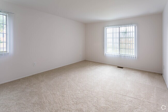 2 BR, 2 BA - Brookside - 1090 SF