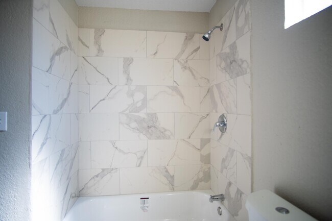 Photo - 321 W Austin Ave Unidad A