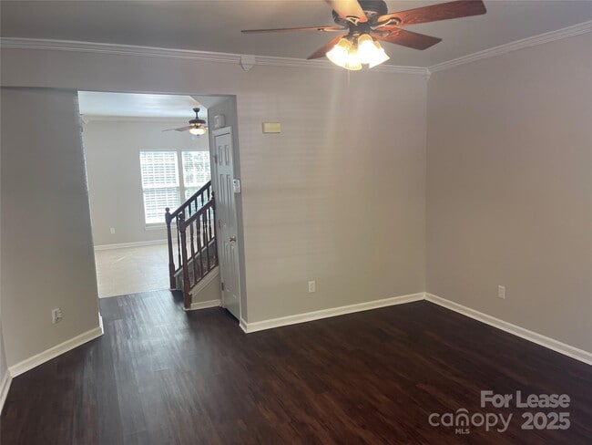 Photo - 5044 Parkview Way