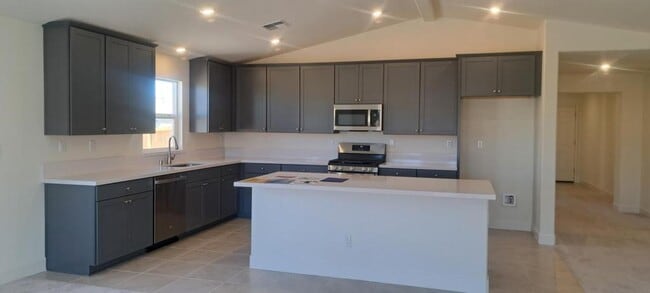 Photo - 640 Allerton Wy
