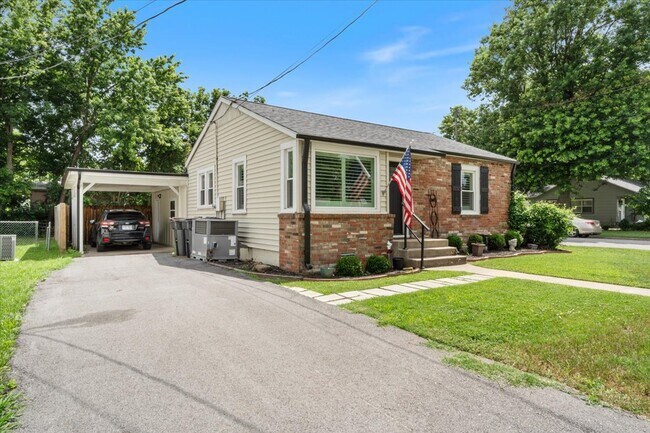 Photo - 313 Quandt Ave
