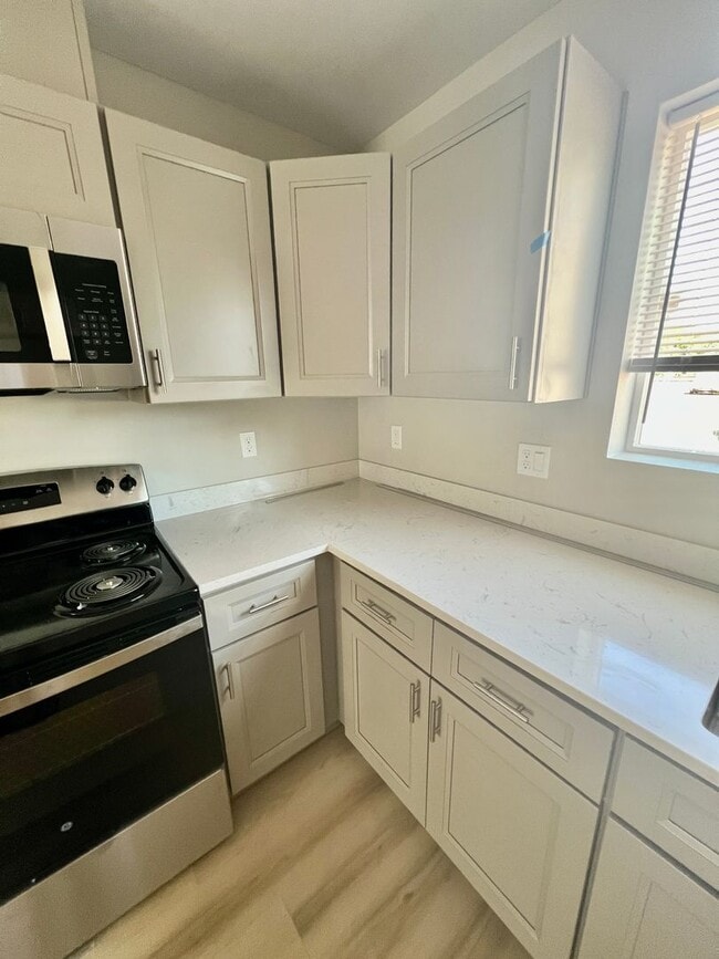 Photo - 163 W C St Unit #163