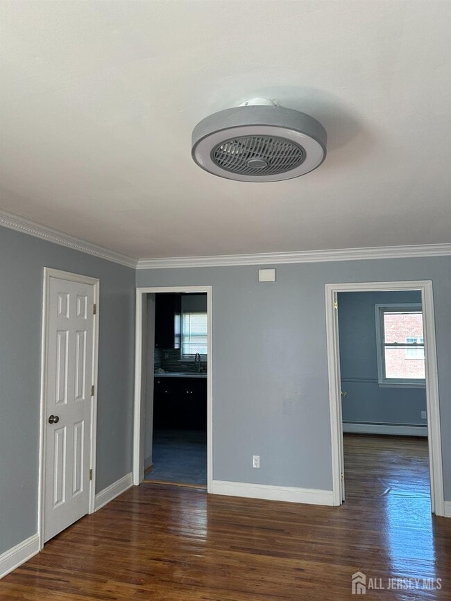 Building Photo - 12 Gramercy Gardens Pl Unit A