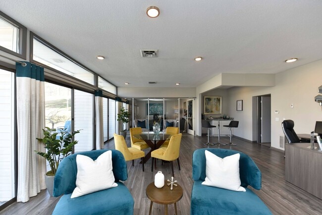 Community Clubhouse & Lounge