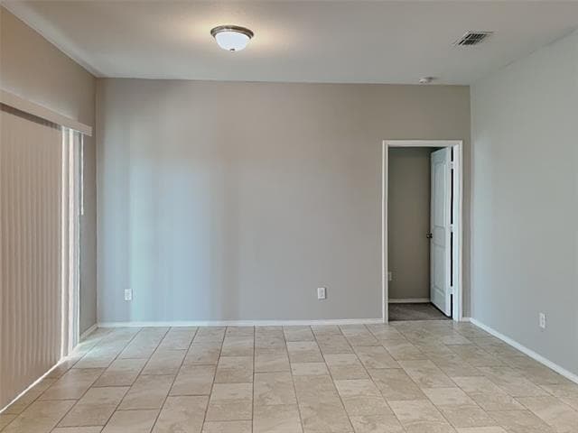 Photo - 215 Saddlebrook Ln