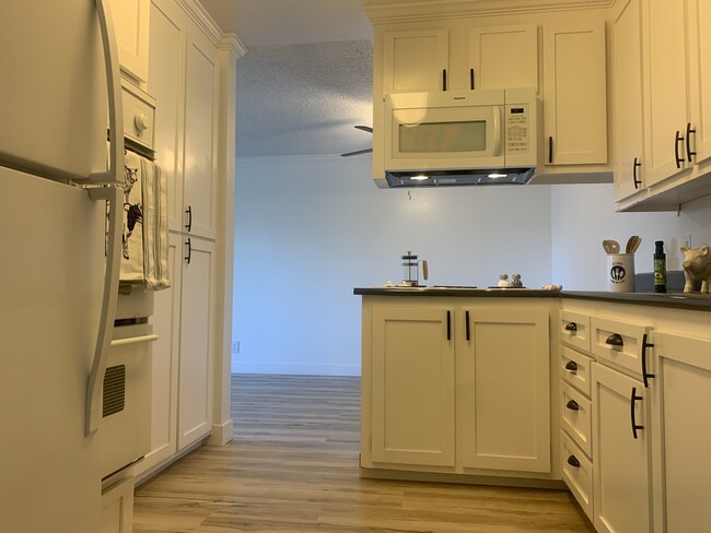 Dolores Apartments - Dolores Apartments