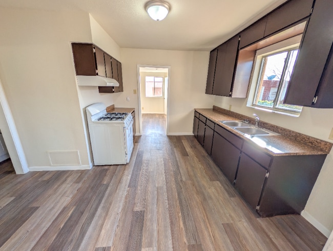 Photo - 3524 Mobile Ave