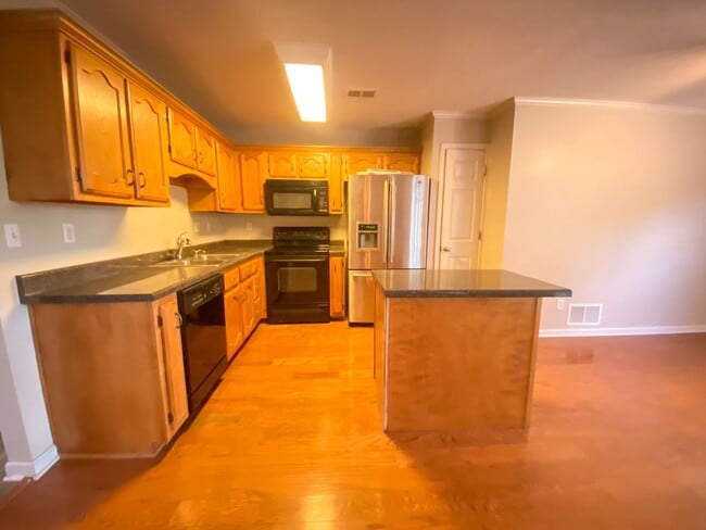 Photo - 3 bed, 2.5 bath house in Olive Branch near...