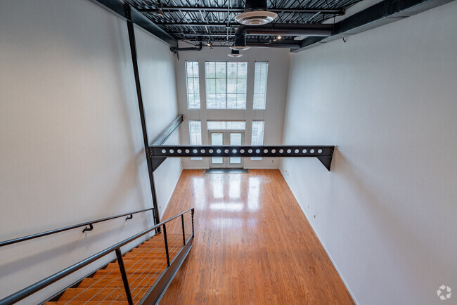 Loft style living - Loft C - 112 S 12th St Rental