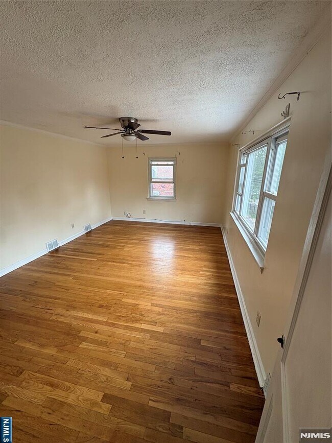 Photo - 138 Midland Pl Unit Second floor