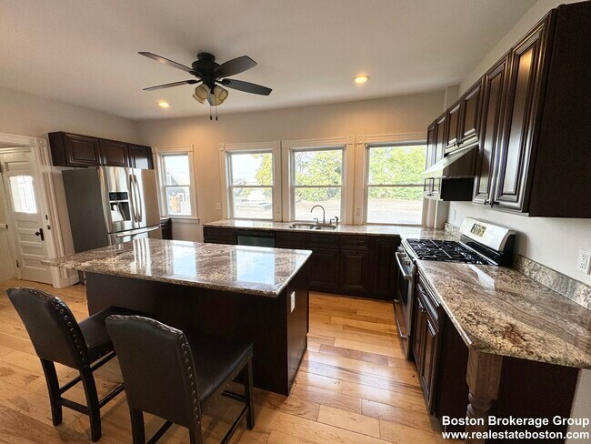 Building Photo - 3 Mt Vernon St