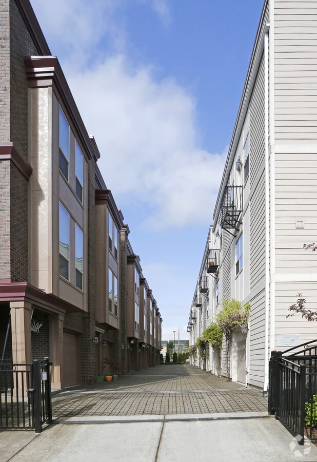 Photo - Sumner Brownstones