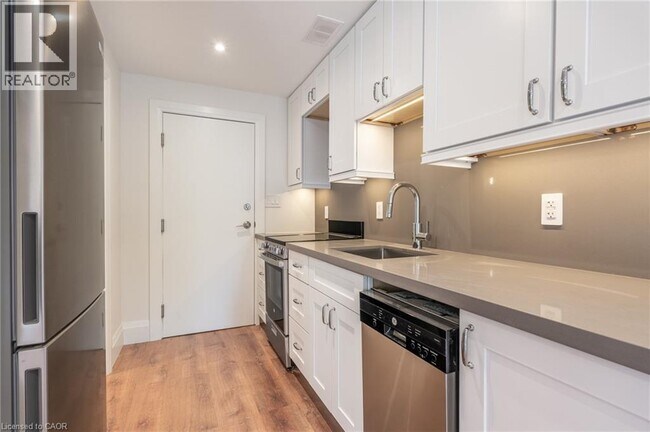 Photo - 91 WELLINGTON St Unit 3