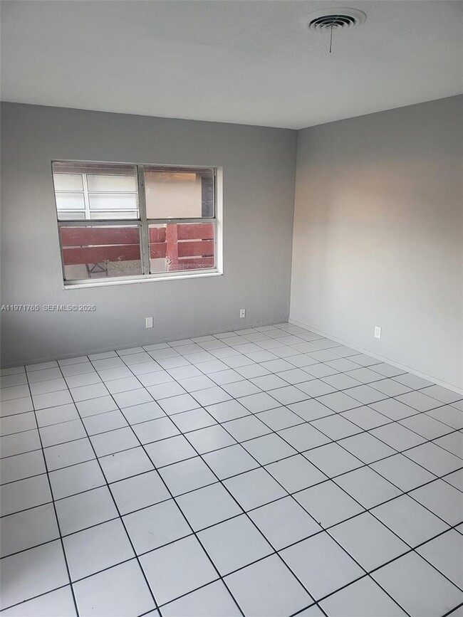 Photo - 1435 NW 8th Ave Unit 1435