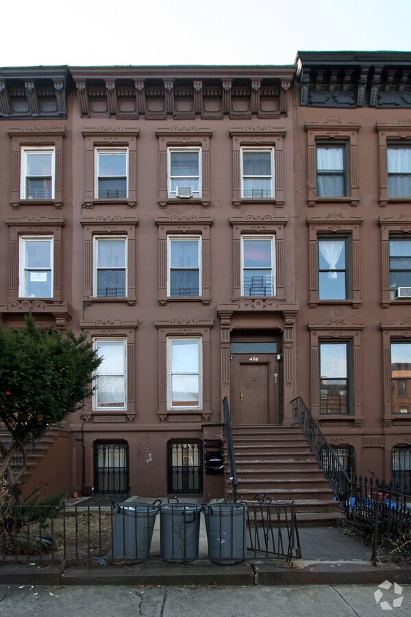 Photo - 466 Willoughby Ave