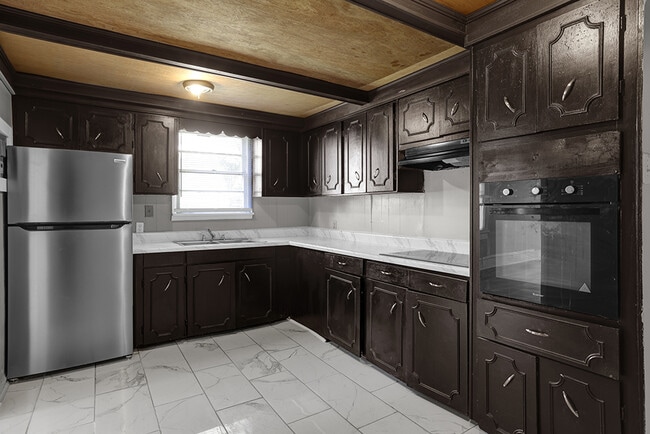 Photo - 2221 Gurnee Ave