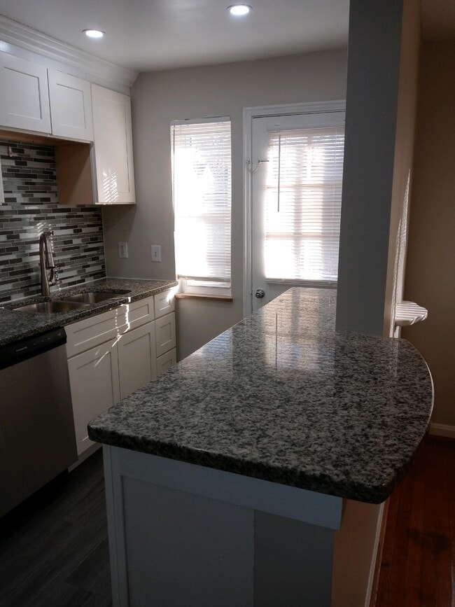 Photo - 6605 Chestnut St Townhome