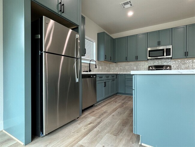 Photo - 3604 Dennis St