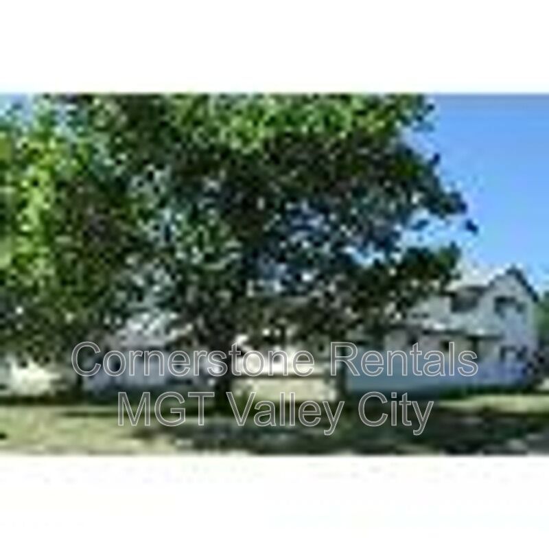 Photo - 826 4th St SW