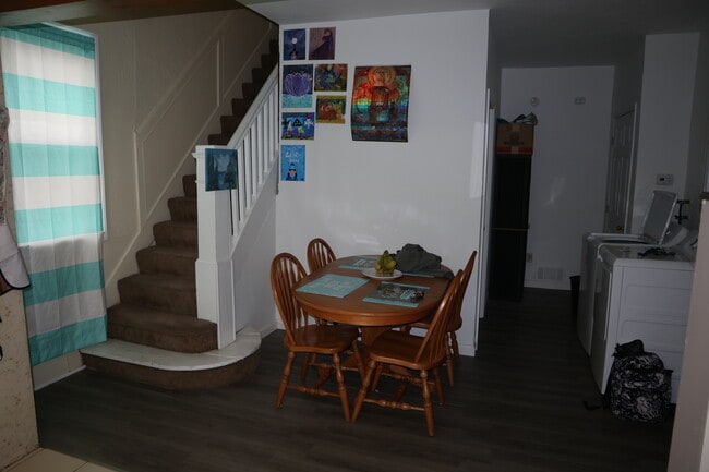Photo - 85 2nd St