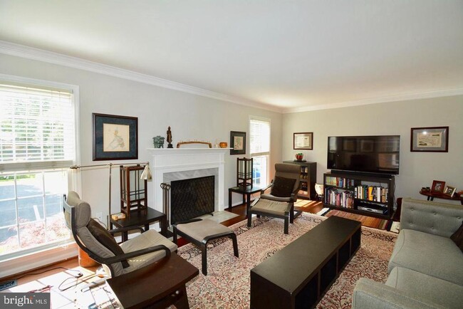 Photo - 6153 Summer Park Ln