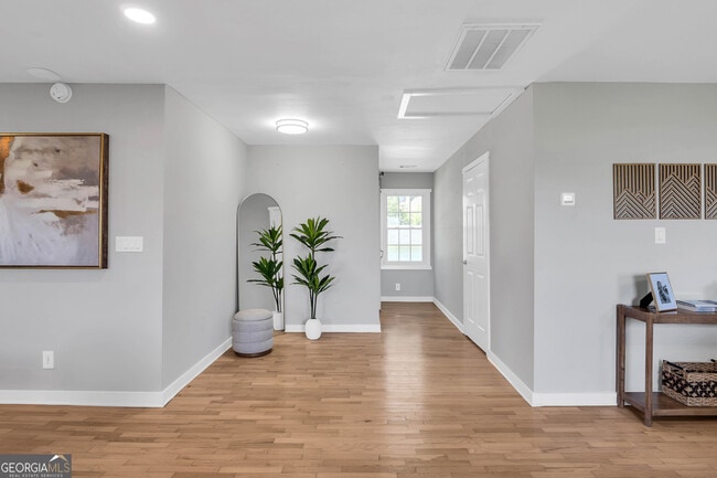 Photo - 3910 Clairmont Rd