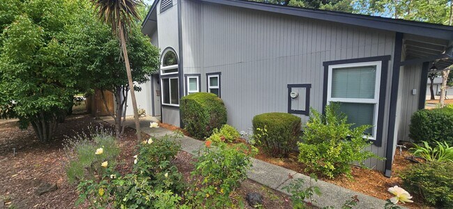Photo - Quiet Cul-De-Sac Living Near Park