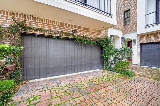 Photo - 308 W Bell St