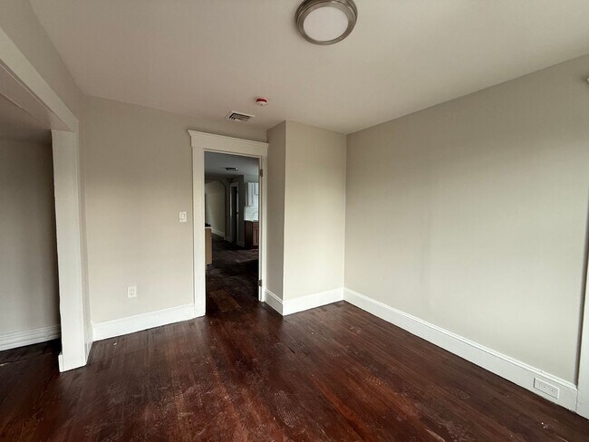 Photo - 47-49 Mead St Unit Apt 3