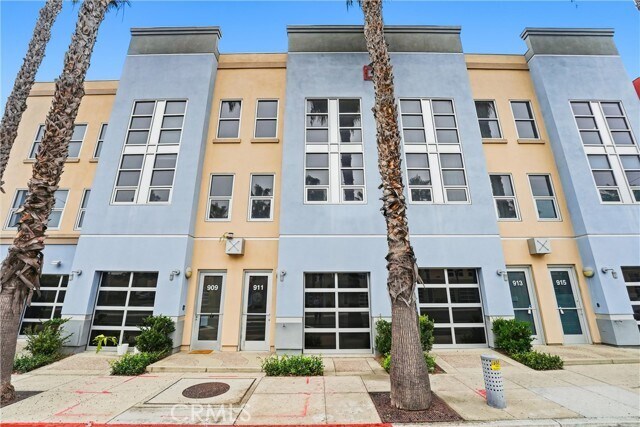 Photo - 911 E Santa Ana Blvd