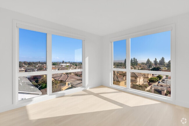 2BR, 2BA - 987 SF