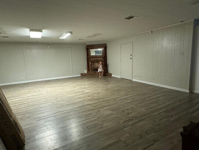 Photo - 1232 Hugh Wallis Rd S