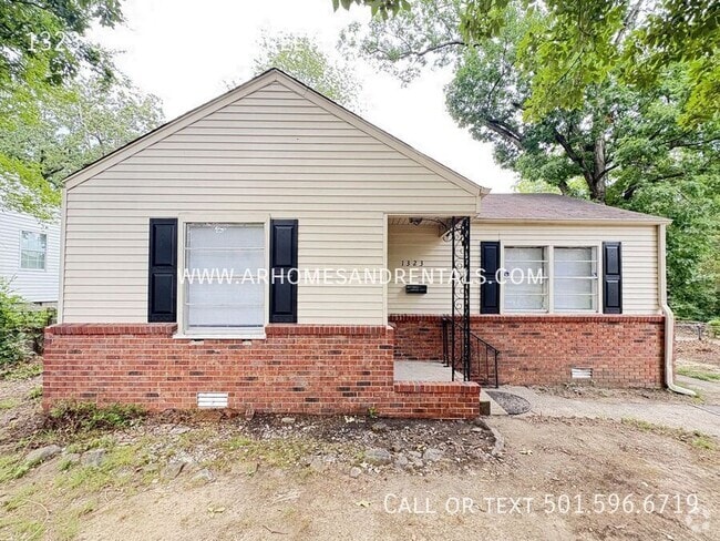 Building Photo - 1323 S Harrison St Rental