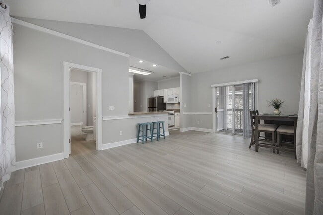 Photo - 1 Bedroom Condo in Myrtle Beach with Elevator Unit 301