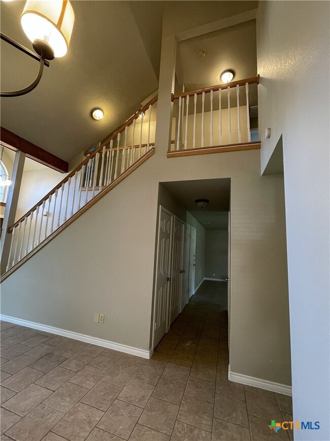 6 Kirkwood Ct