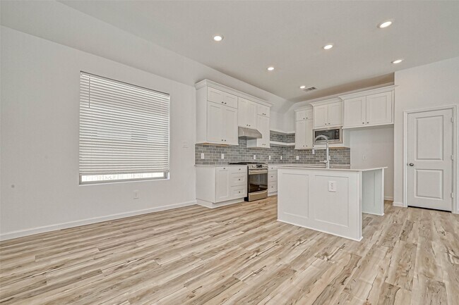 Photo - 1429 Northwood Blf Ln