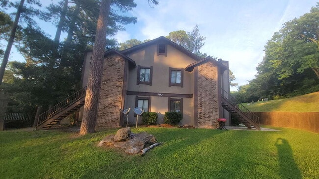 Building Photo - 900 Candlewood Dr NW Unit D