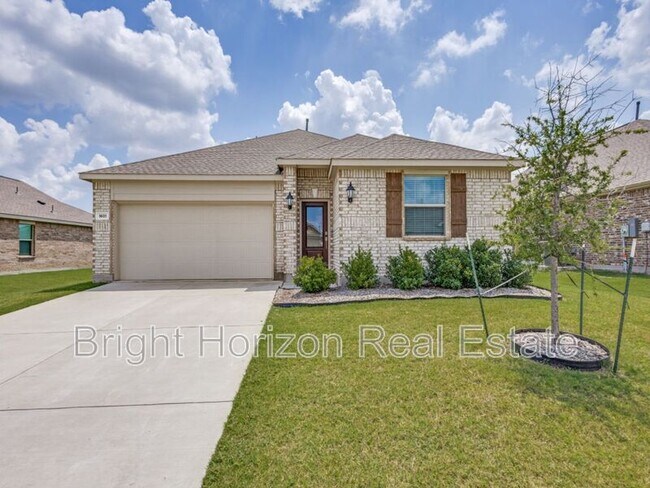 Building Photo - 1601 Madison Dr