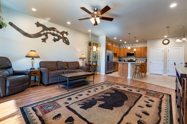 Photo - 585 Rio Grande Dr