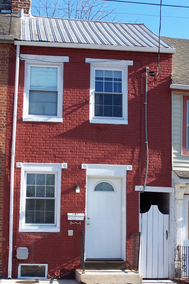 Front View - 141 N Bedford St Townhome