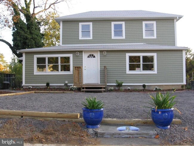Building Photo - 208 Colonial Ave Rental