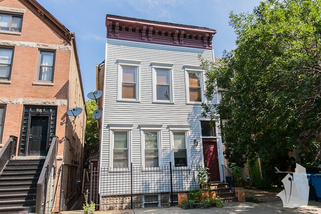 Building Photo - 1016 W Fry St Unit 1F