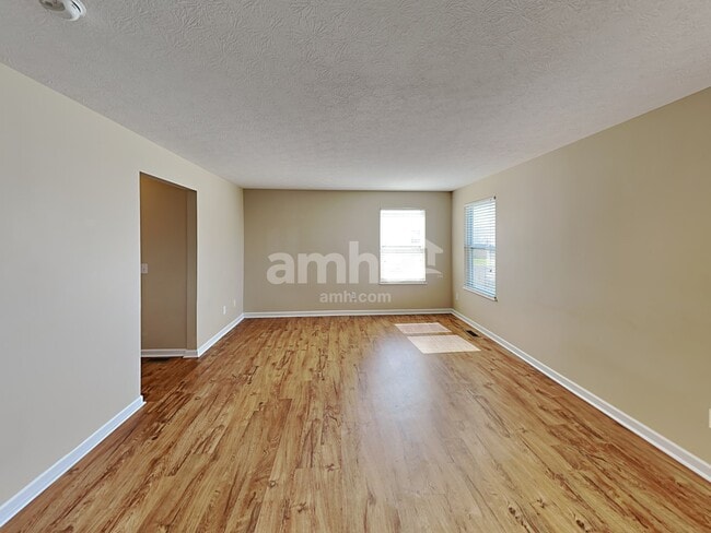 Photo - 583 Virginia St